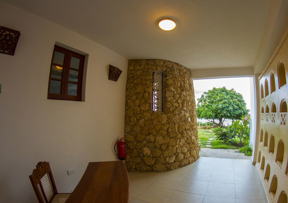 Hill Park Hotel - Tiwi Beach Dış mekan fotoğraf