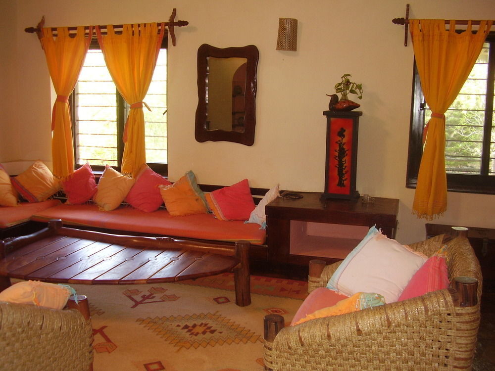 Hill Park Hotel - Tiwi Beach Dış mekan fotoğraf