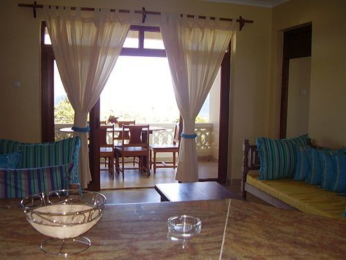 Hill Park Hotel - Tiwi Beach Dış mekan fotoğraf